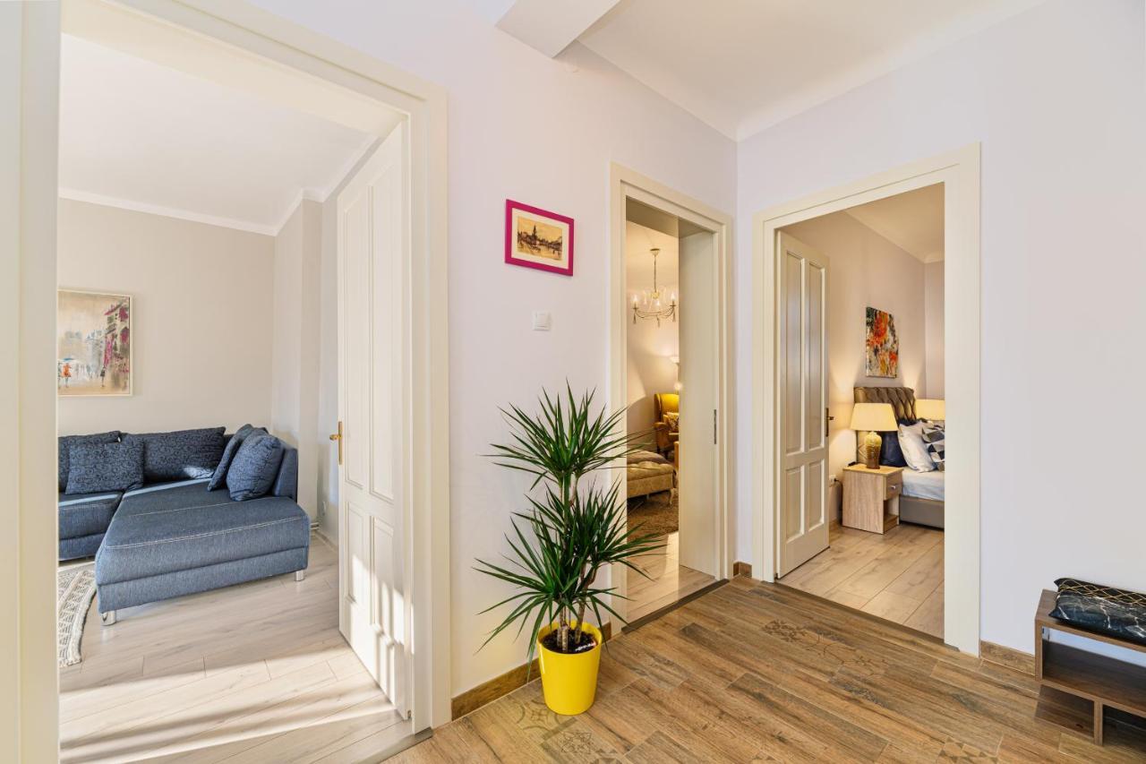 Chic&View Brasov Apartment Eksteriør bilde